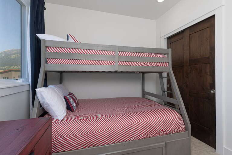 Have a sleepover | Bunk Beds (Twin-Sized Bed over Full-Sized Bed) | Upper Level