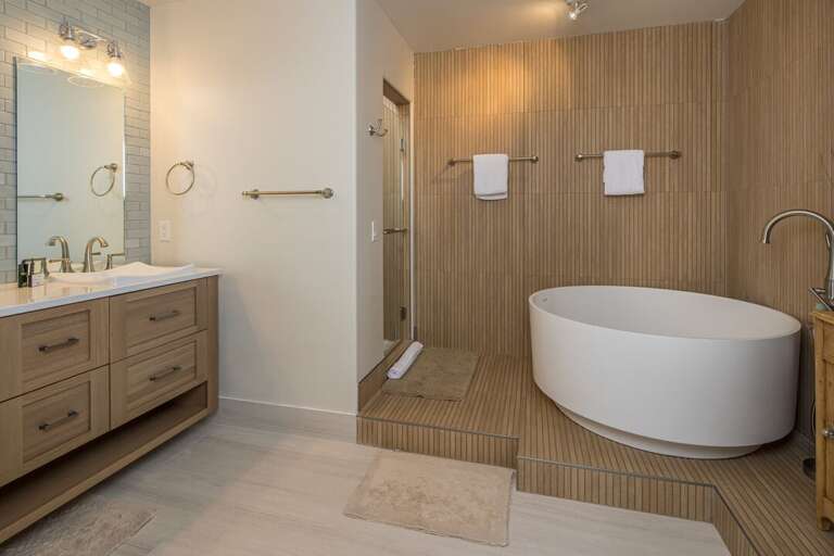 Soak tub | Lower Level Soak tub | Lower Level