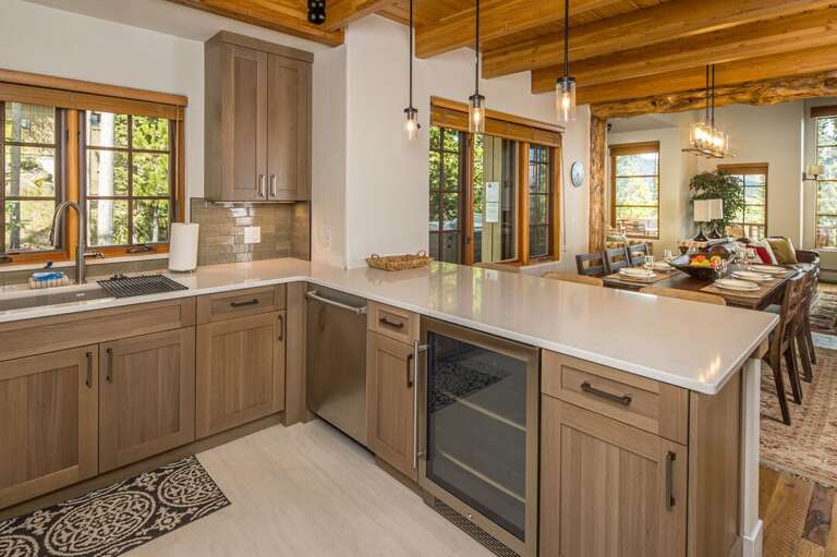 Spacious counter to prep food on | Main Level Spacious counter to prep food on | Main Level