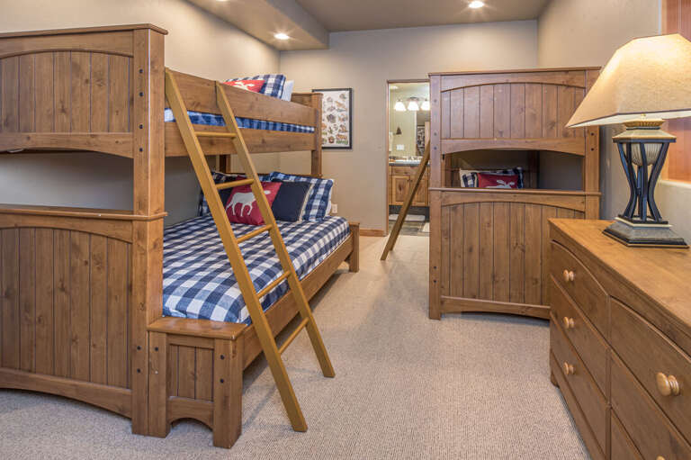 Kids love the bunk room | One Double-under-twin-sized bunk bed & One Twin-under-twin-sized bunk bed | Lower Level