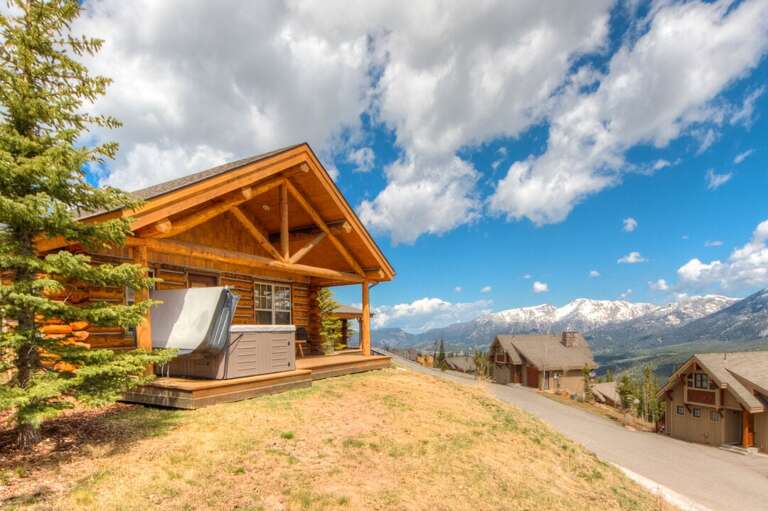 Blue skies for days | Exterior