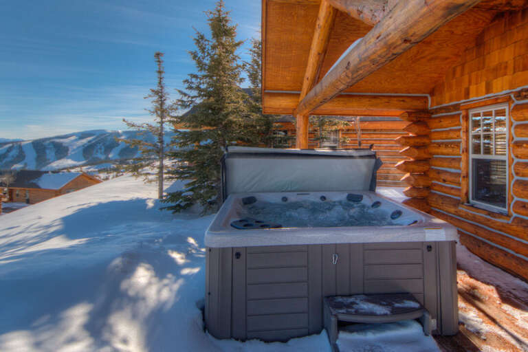 The hot tub is a great way to relax after skiing | Exterior