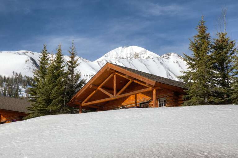 The mountains make the perfect backdrop | Exterior