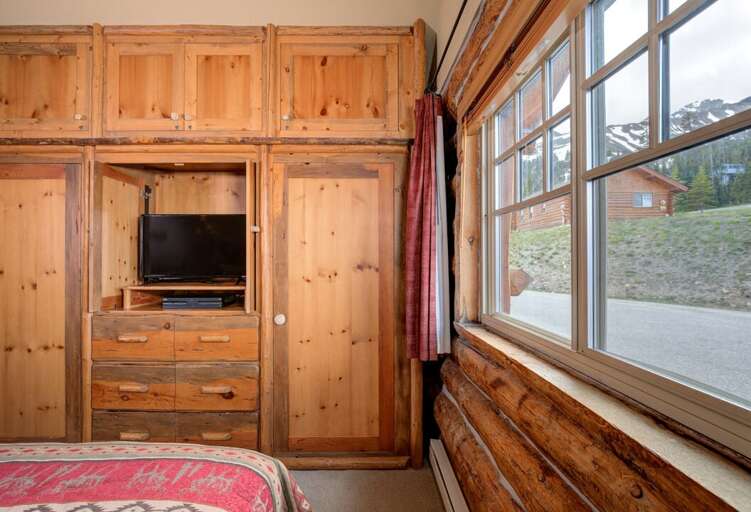 Wake up to beautiful views | Master Bedroom