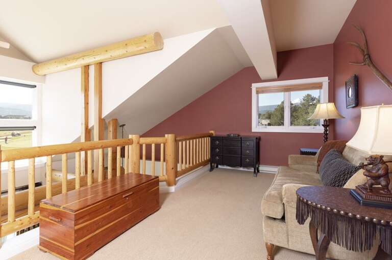 Hangout upstairs | Upper Level