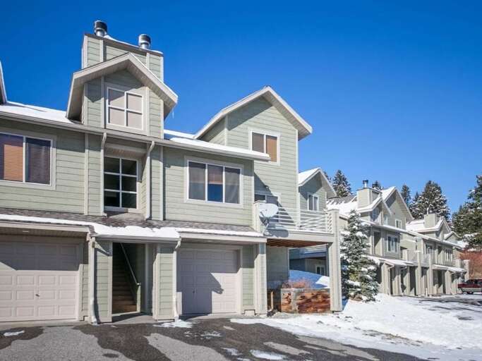 Blue skies for days | Exterior Blue skies for days | Exterior