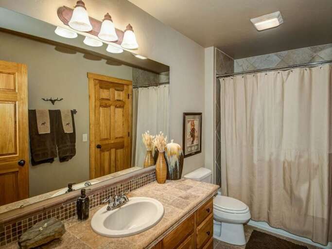 Lots of room to get ready | Main Level Lots of room to get ready | Main Level