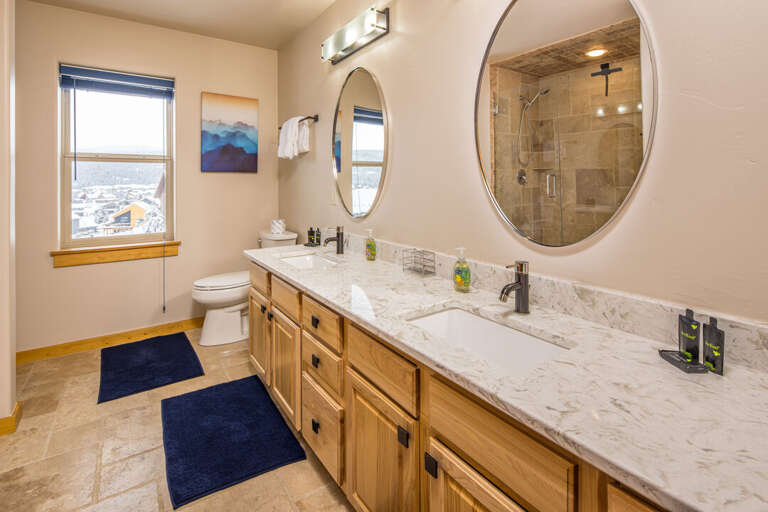 This bathroom is perfect for couples | Upper Level