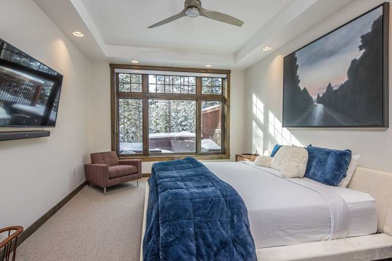 Get comfy in the luxurious king-sized bed | Main Level