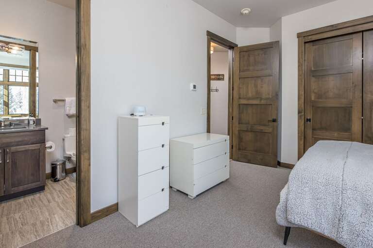 Enjoy the ensuite bathroom | Queen-sized bed | Main Level