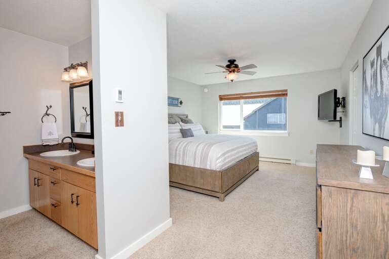 Spacious yet cozy | King-sized bed | Upper Level
