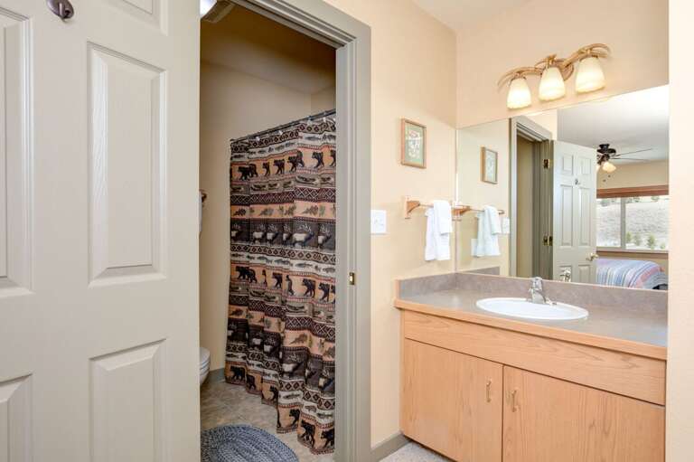 Ample space | Upper Level Ample space | Upper Level