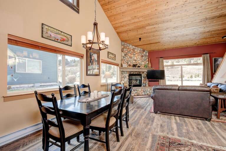 Gather round for dinner | Main Level Gather round for dinner | Main Level