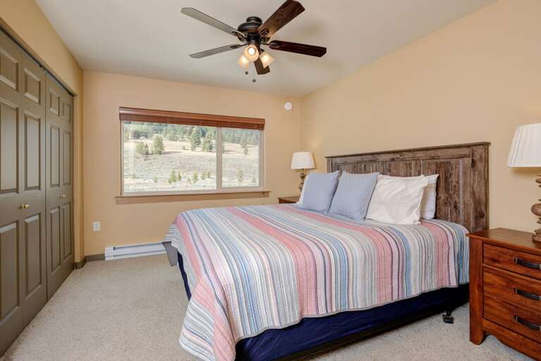 Get a good night's rest | King-size bed | Upper Level Get a good night's rest | King-size bed | Upper Level