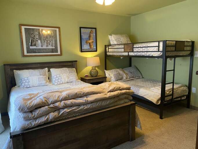 The perfect kids room | Twin over Twin and a Queen-size bed | Main Level The perfect kids room | Twin over Twin and a Queen-size bed | Main Level