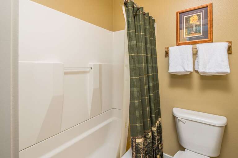 Shower/ Tub Combo | Upper Level