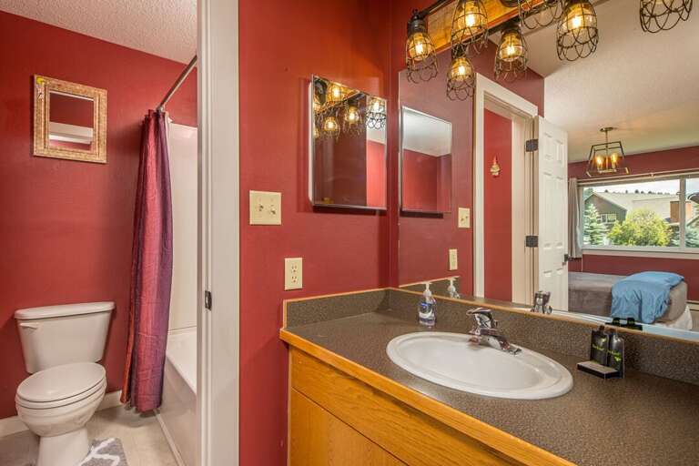 Bathroom 2 | Upper Level