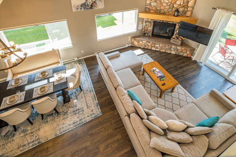 Living Area | Main Level