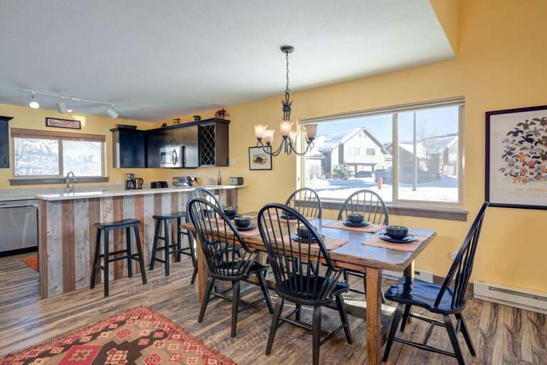 Eat together as a family | Main Level