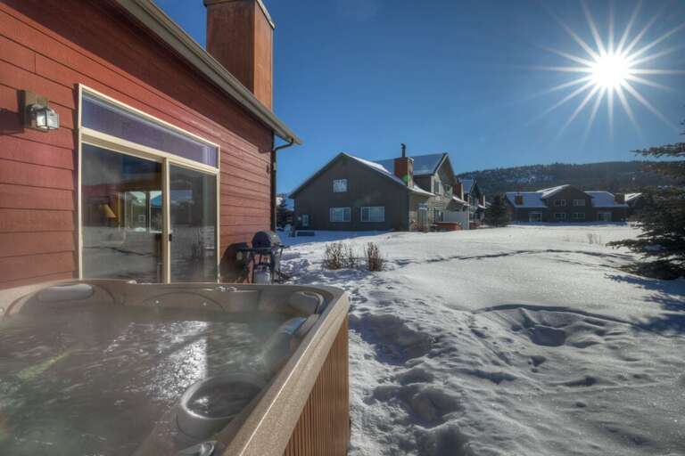 Have a glass of wine in the hot tub | Exterior