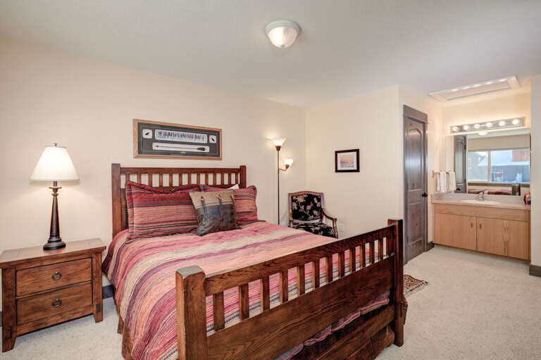 Sleep peacefully | Queen-sized bed | Upper Level