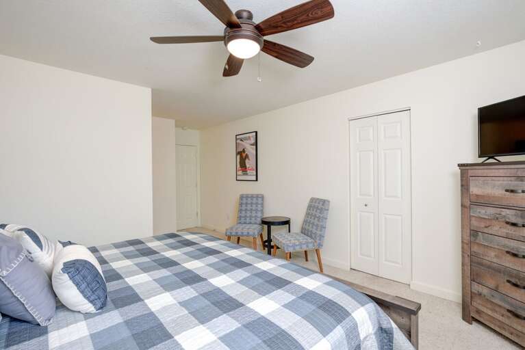 Catch up on your favorite show |  Master Bedroom | King-sized bed | Upper Level Catch up on your favorite show |  Master Bedroom | King-sized bed | Upper Level