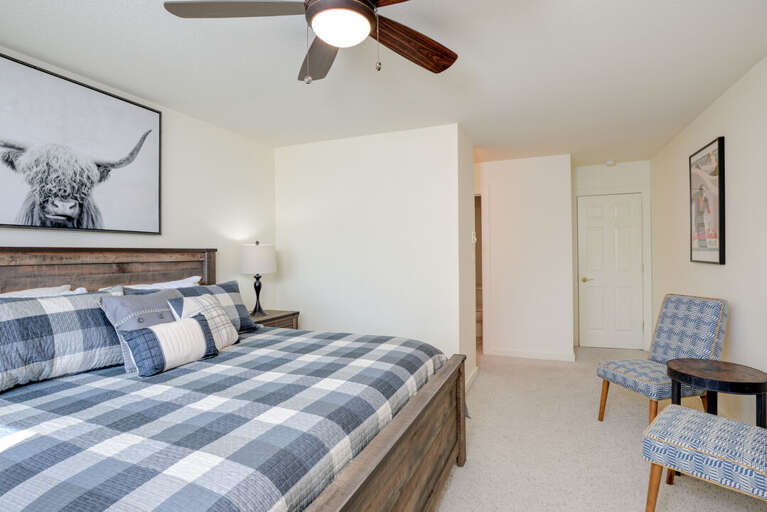 Relax in the king-sized bed | Upper Level Relax in the king-sized bed | Upper Level