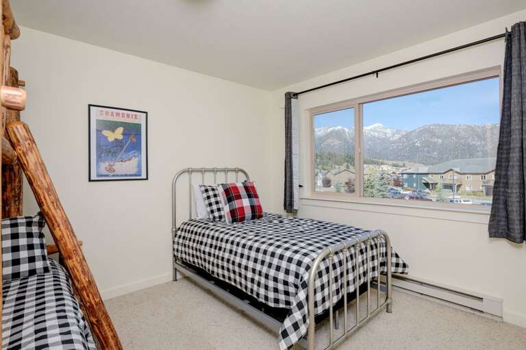 Wake up to beautiful views | Bunk Bed - Twin over Queen and a Single Twin Bed | Upper Level Wake up to beautiful views | Bunk Bed - Twin over Queen and a Single Twin Bed | Upper Level