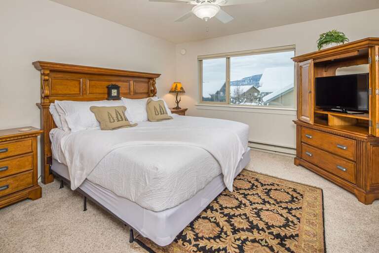 King-sized Bed | Upper Level