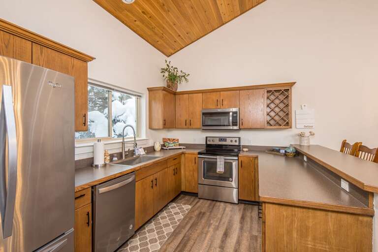 Stainless Steel Appliances | Main Level