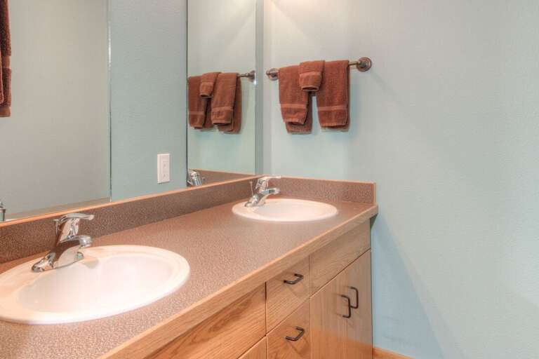 Double vanities are perfect for couples | Upper Level Double vanities are perfect for couples | Upper Level
