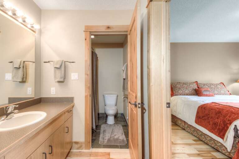 Enjoy separate bath and vanity spaces | Main Level Enjoy separate bath and vanity spaces | Main Level