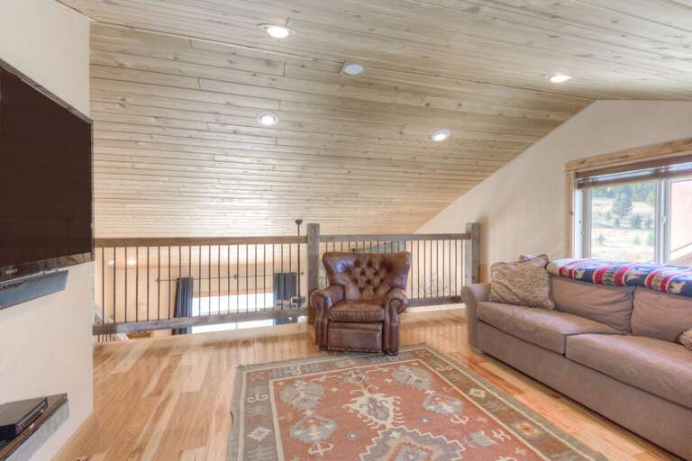 Relax in the loft | Upper Level Relax in the loft | Upper Level