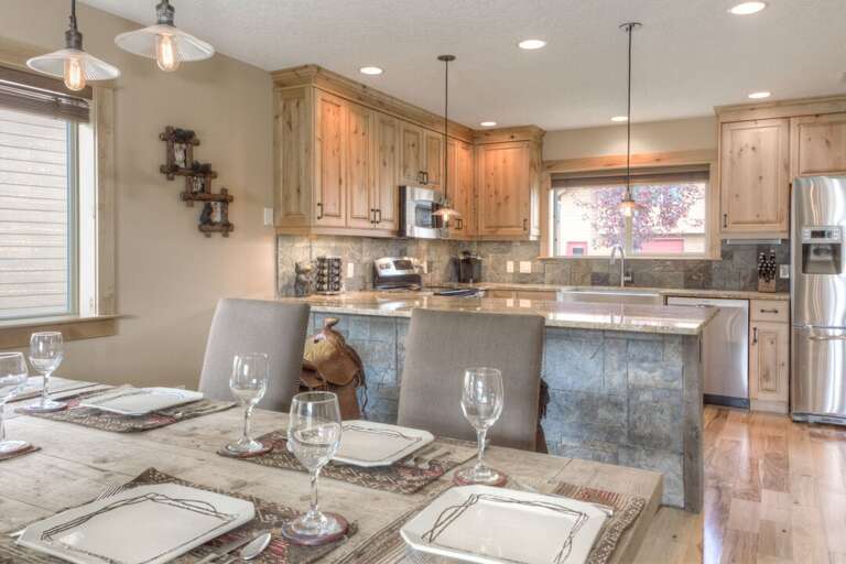 Serve up a delicious meal | Main Level Serve up a delicious meal | Main Level