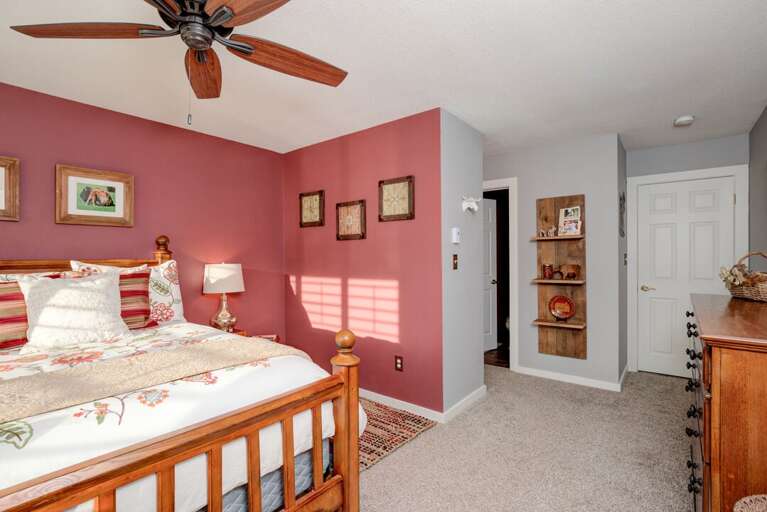 Cozy up in the king-sized bed | Queen-Sized Bed | Upper Level