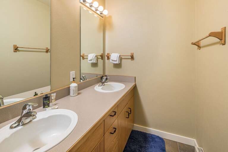 Get ready for bed with your sweetie | Upper Level