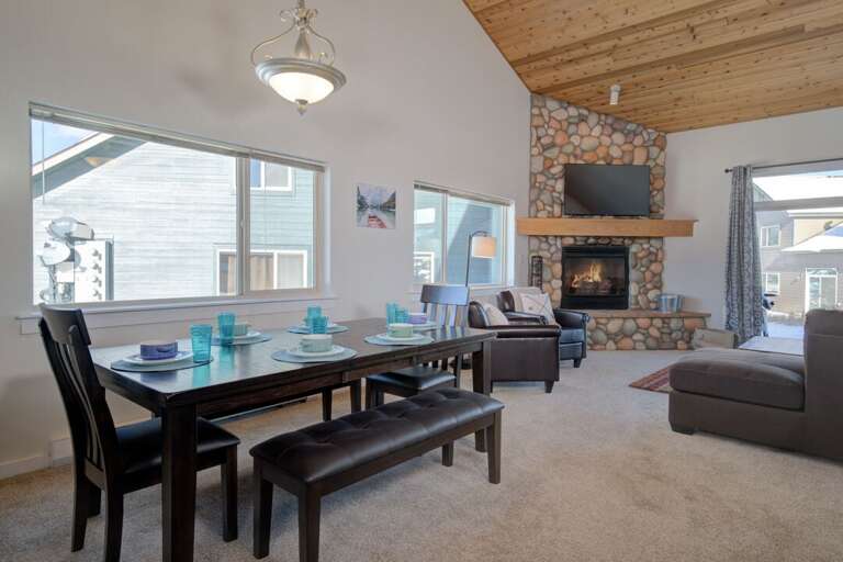 Play board games around the table | Main Level