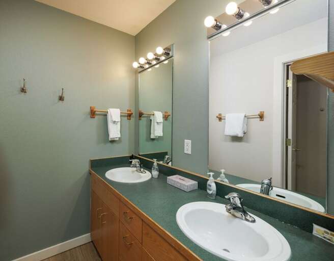 Plenty of space to spread out | Upper Level Plenty of space to spread out | Upper Level