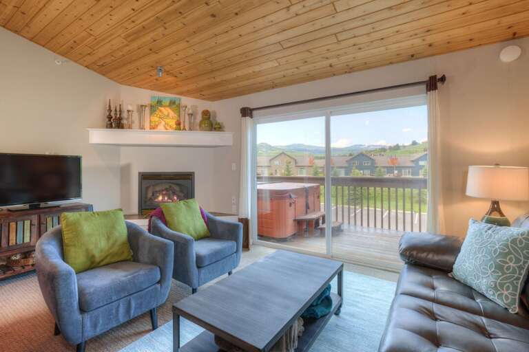 Beautiful views | Main Level Beautiful views | Main Level