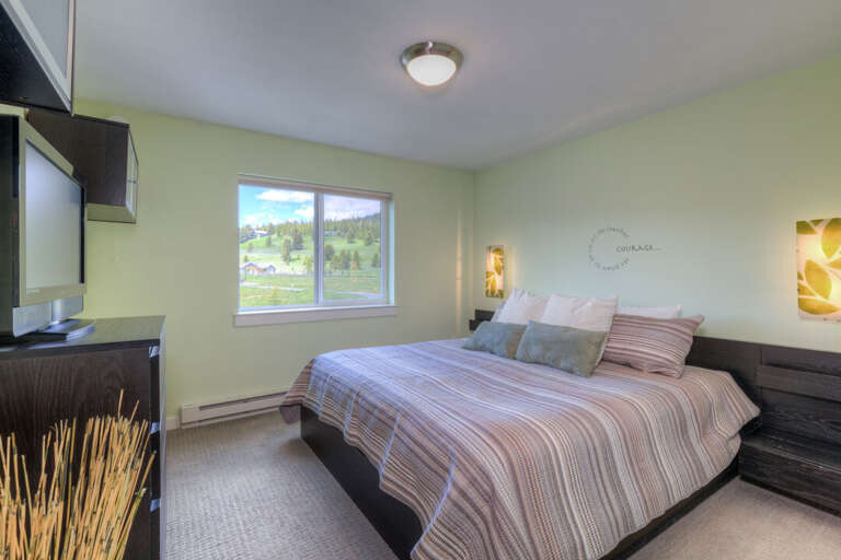 Wake up to beautiful views | Main Level Wake up to beautiful views | Main Level