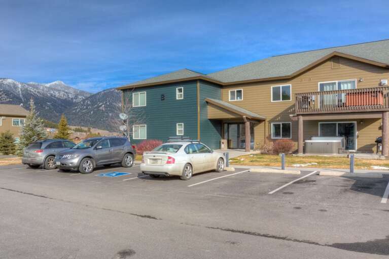 Ample parking | Exterior