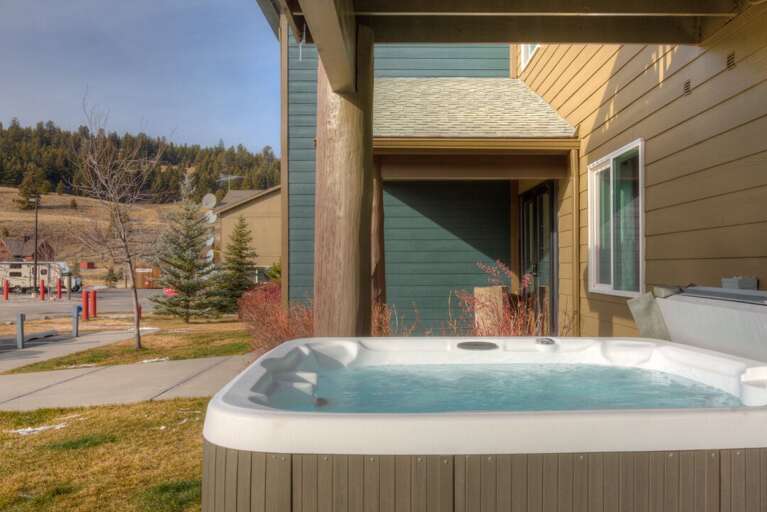 Relax in the hot tub | Exterior