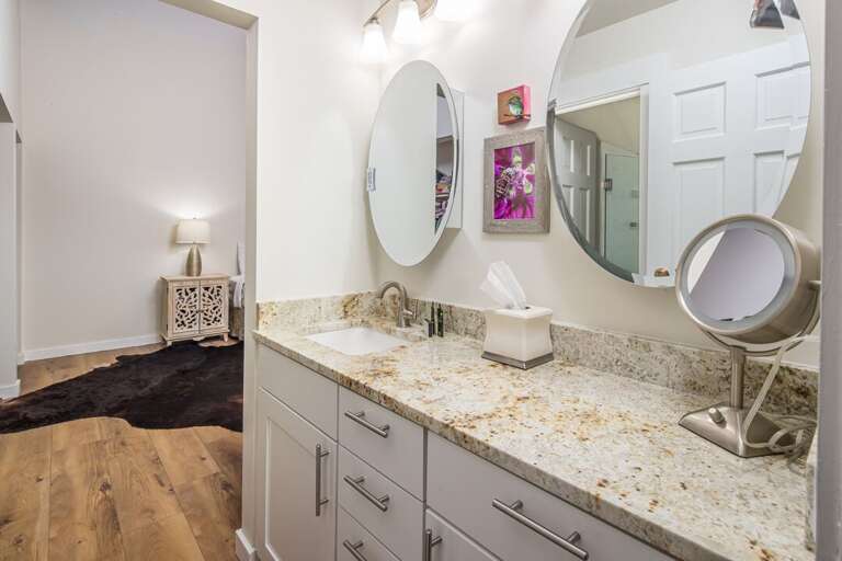 Ensuite-bathroom | Upper Level Ensuite-bathroom | Upper Level