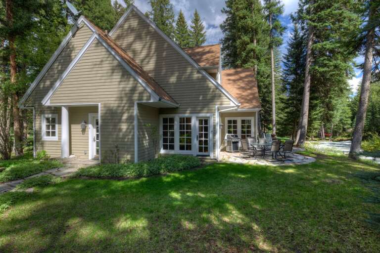 Enjoy the big backyard | Exterior