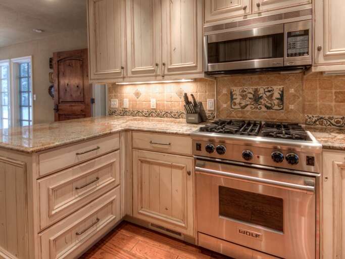 Enjoy the high-end appliances | Main Level