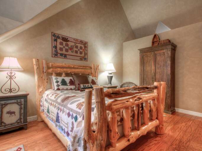 Sleep in | Upper Level