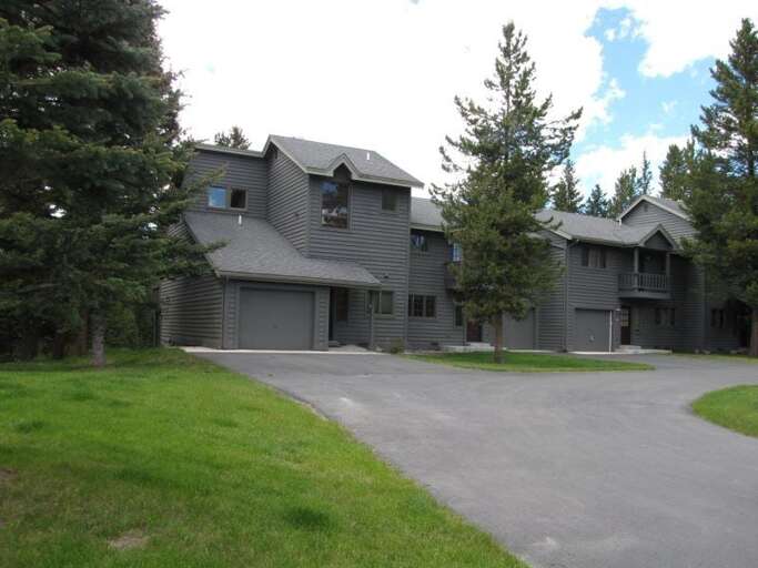 Ample Parking | Exterior