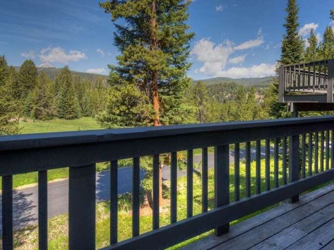 Hangout on the deck | Exterior