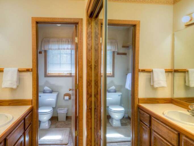 So much natural light | Main Level