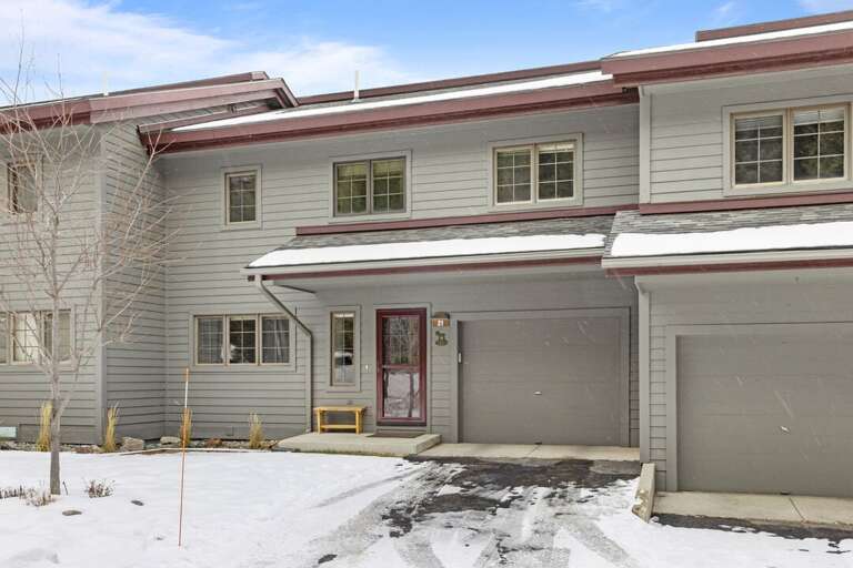 Plenty of parking in the driveway and other designated guest parking spots| Lower Level